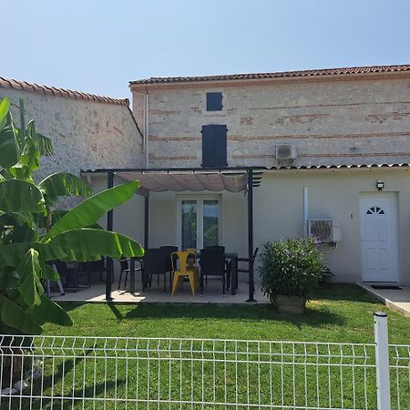 Le Domaine Vesque Villa Saint-Pierre-de-Clairac Екстериор снимка