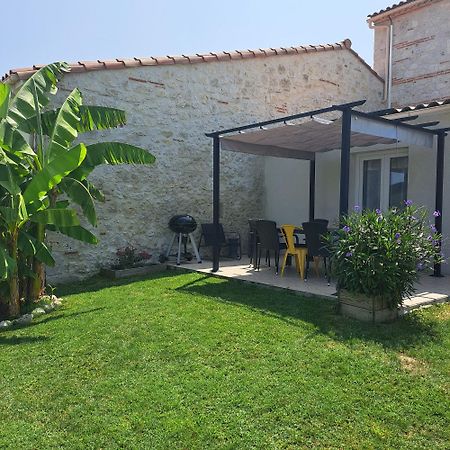Le Domaine Vesque Villa Saint-Pierre-de-Clairac Екстериор снимка